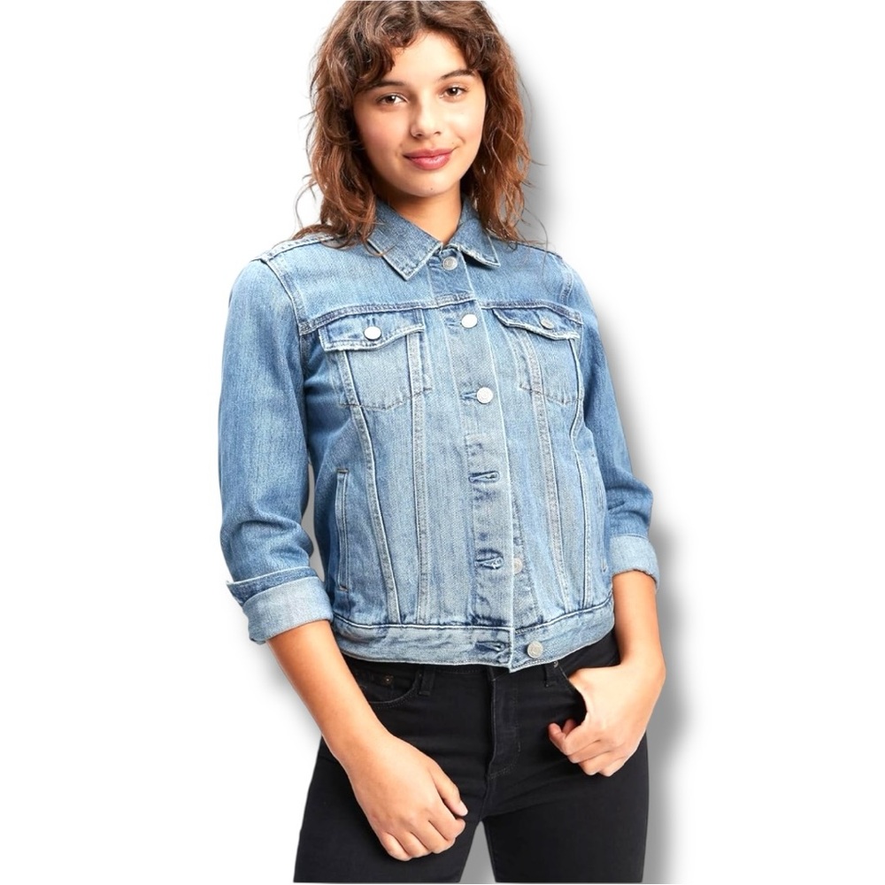 GAP Blue Light Wash Denim Slim Fit Button Front Closure Jacket With Four Pockets - Picture 3 of 16